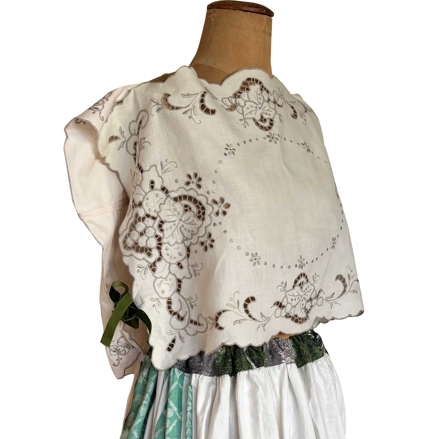 Cut work top | Vintage linen popover blouse